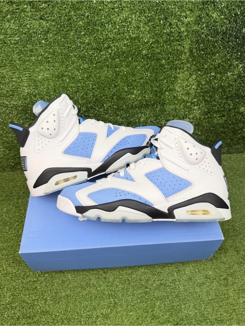 Jordan 6 “UNC” size 11